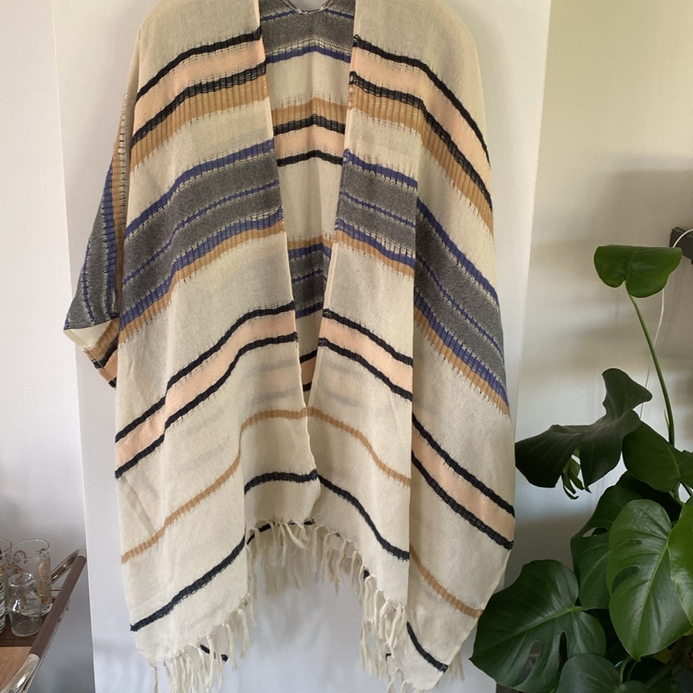 HAPER & LIV open weave stripe open front poncho wrap shawl scarf blue tan beige - Picture 3 of 4